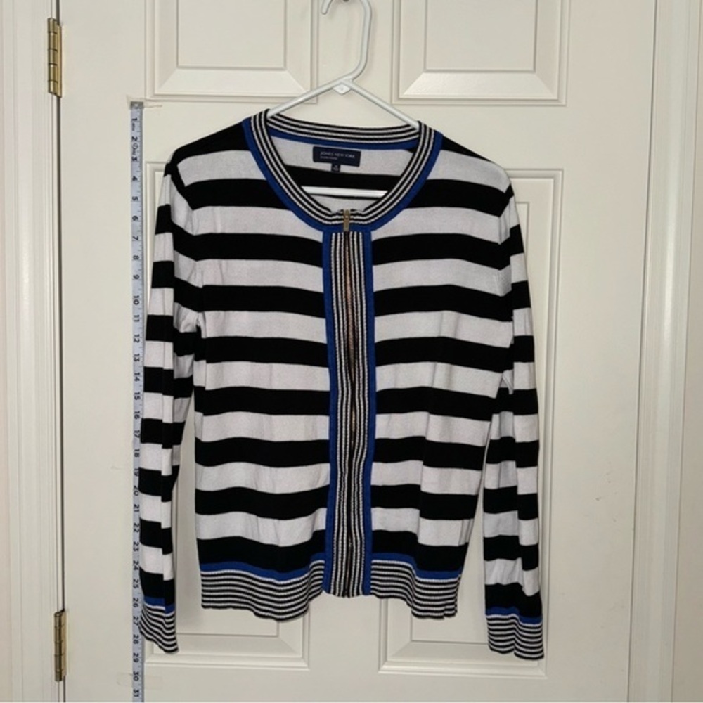 Jones New York Signature Zip Front Sweater, Size Medium